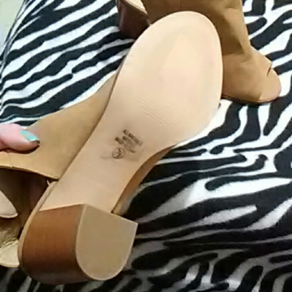 Boot - Picture 4 of 4